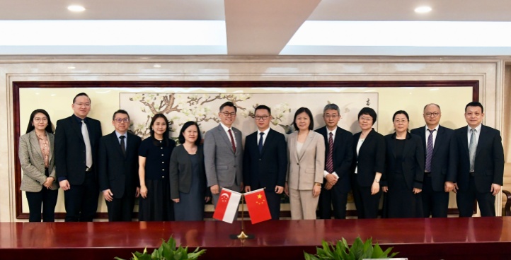 黄果会见新加坡卫生科学局局长蔡瑞文并签署合作备忘录(图1)